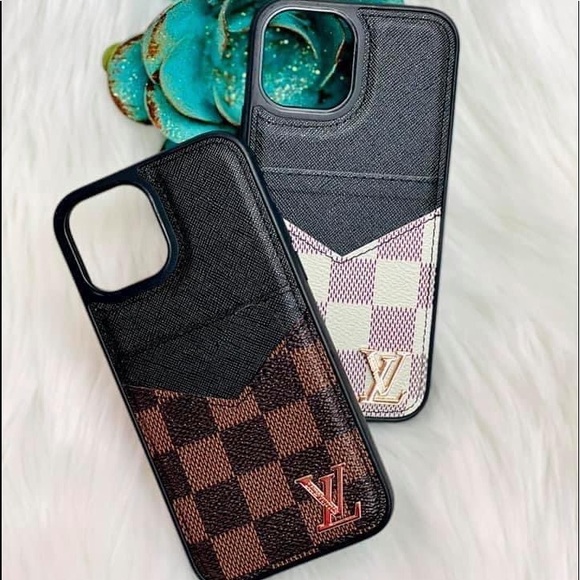 Other - BRAND NEW WITH TAGS White Checkered Phone Cover